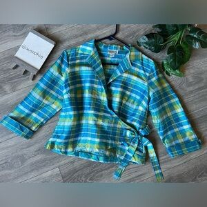 Vintage Robbie Bee 100% silk shiny crinkle plaid wrap top in blue green. Size 10